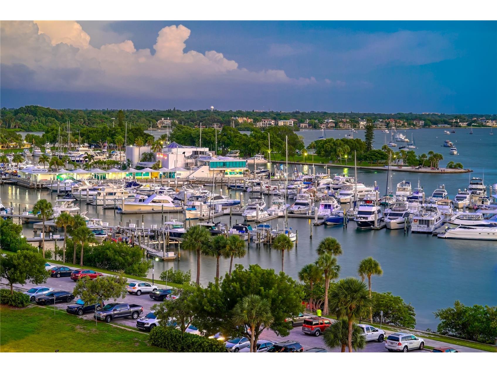 464 Golden Gate Point #304 Sarasota FL 34236 A4676340 image54
