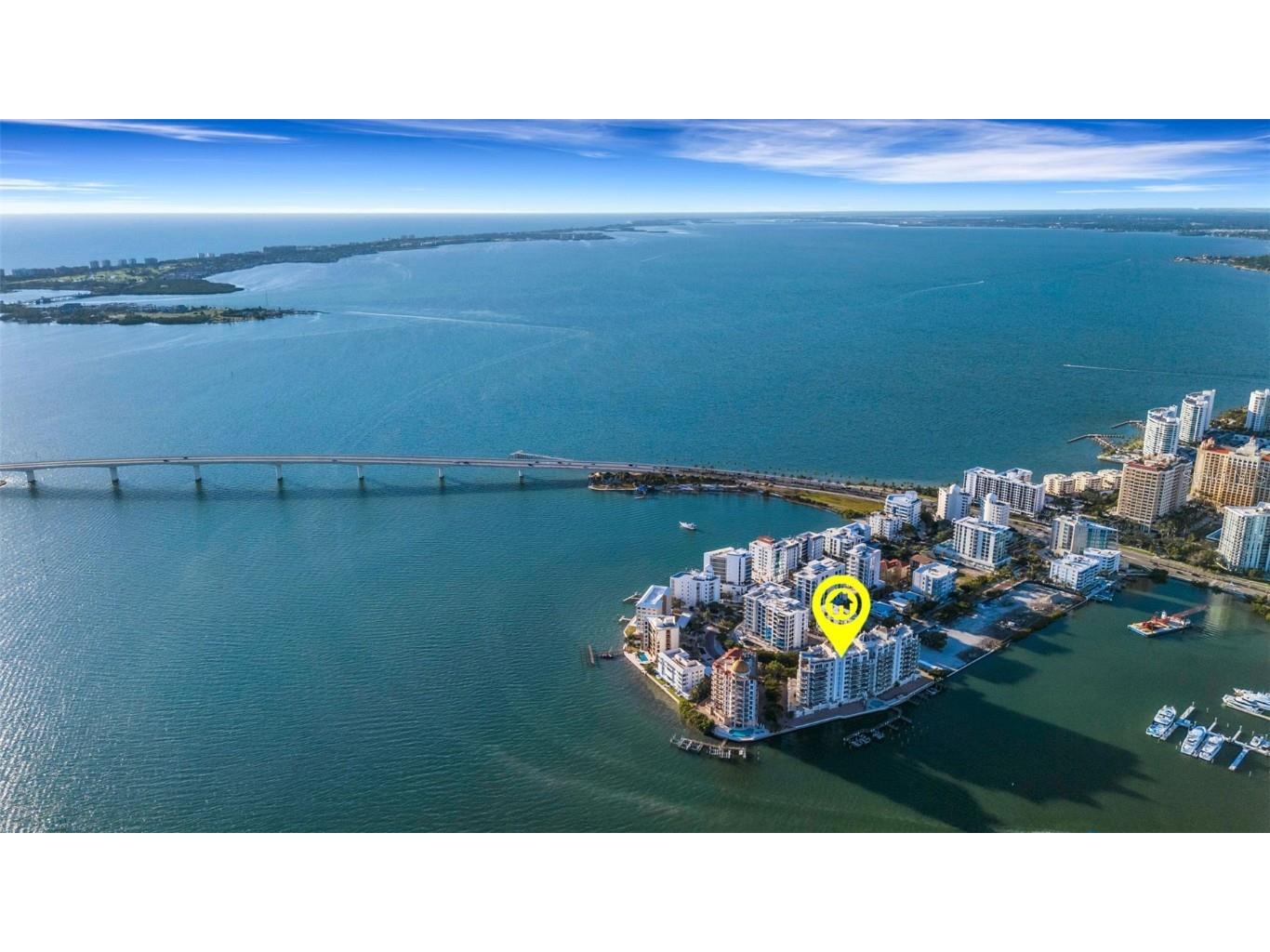 464 Golden Gate Point #403 Sarasota FL 34236 A4666344 image2
