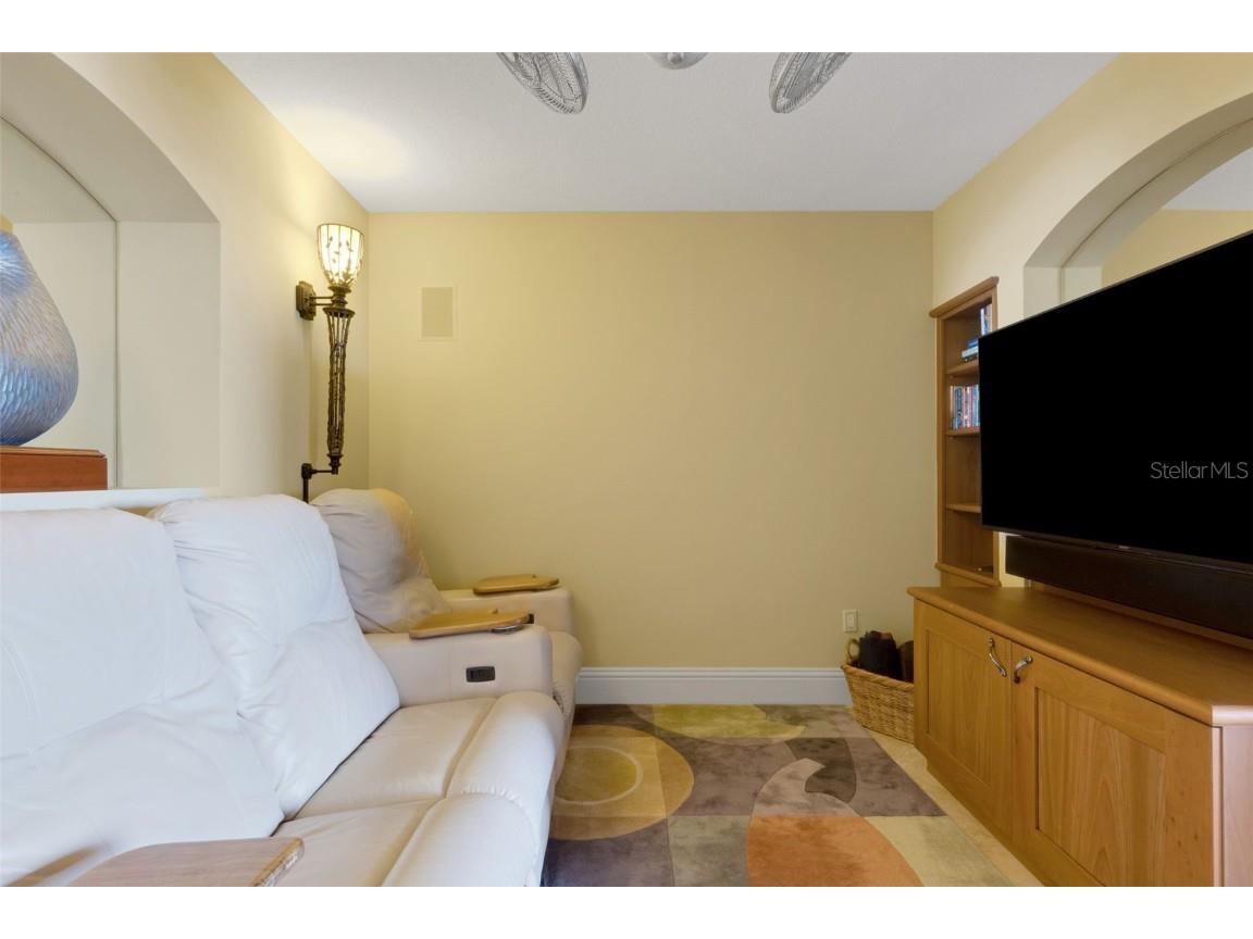 464 Golden Gate Point #403 Sarasota FL 34236 A4666344 image20