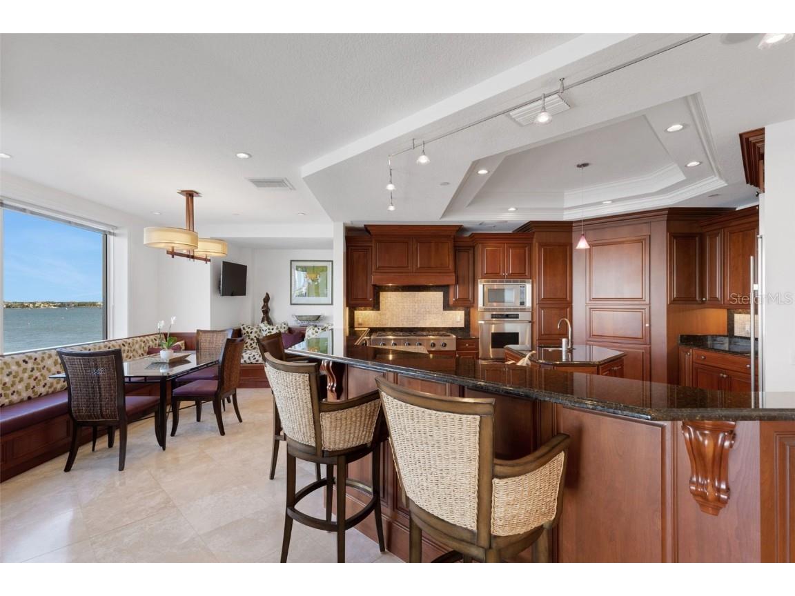 464 Golden Gate Point #403 Sarasota FL 34236 A4666344 image23