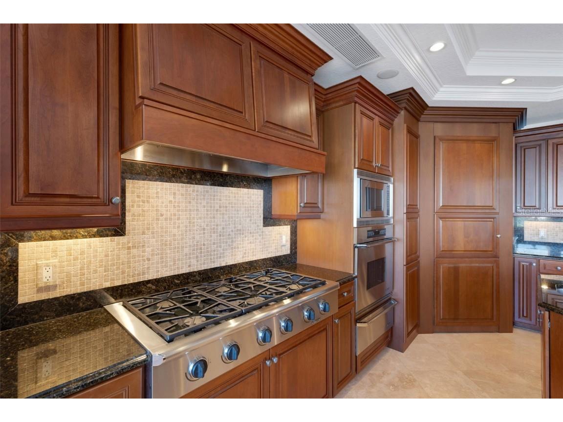 464 Golden Gate Point #403 Sarasota FL 34236 A4666344 image34