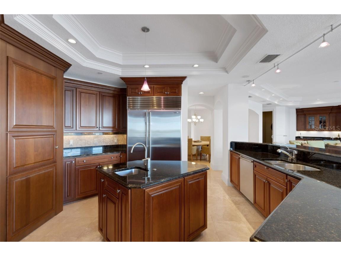 464 Golden Gate Point #403 Sarasota FL 34236 A4666344 image35