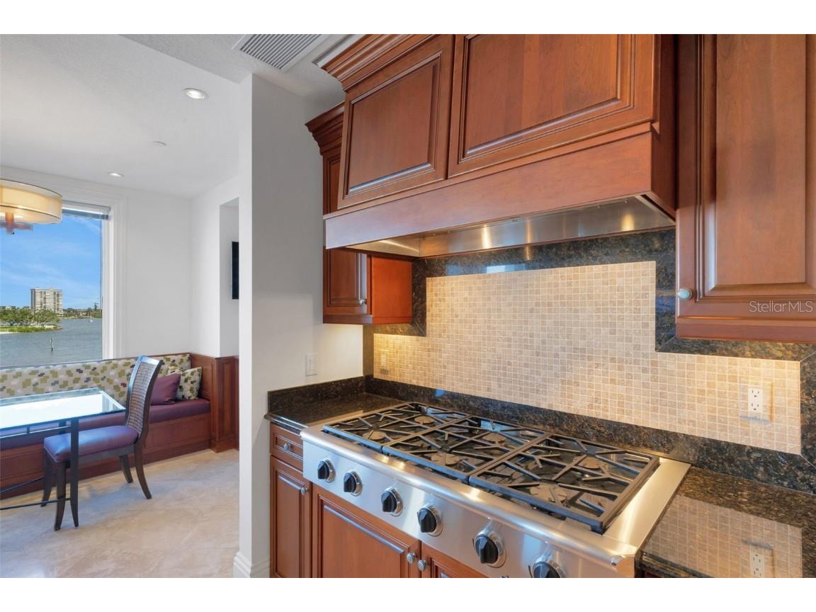 464 Golden Gate Point #403 Sarasota FL 34236 A4666344 image36