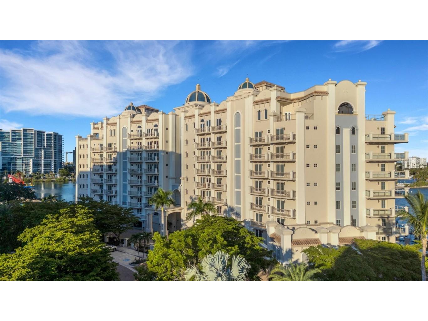 464 Golden Gate Point #403 Sarasota FL 34236 A4666344 image4