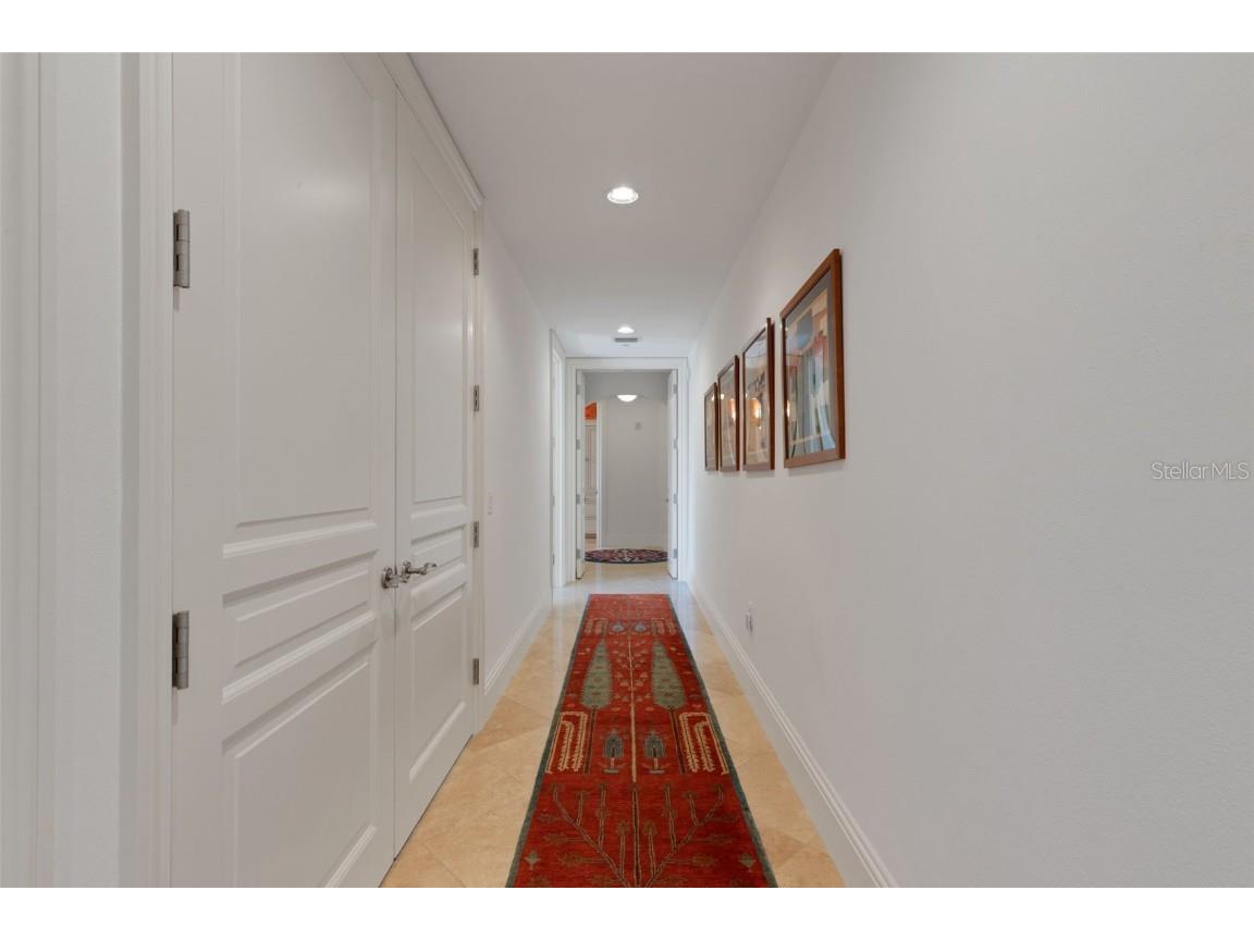 464 Golden Gate Point #403 Sarasota FL 34236 A4666344 image41