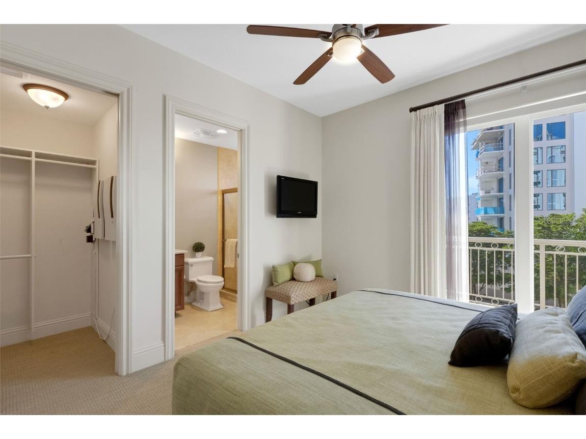 464 Golden Gate Point #403 Sarasota FL 34236 A4666344 image42