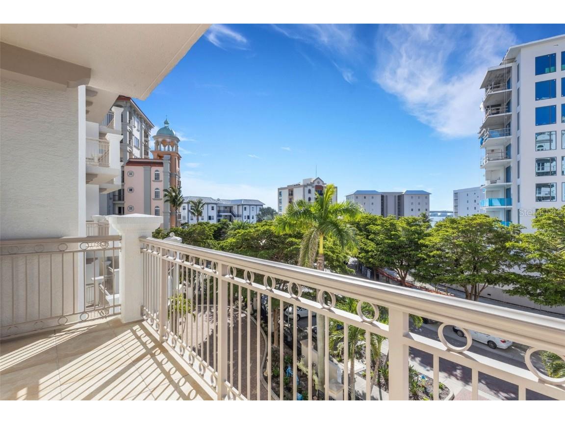 464 Golden Gate Point #403 Sarasota FL 34236 A4666344 image44