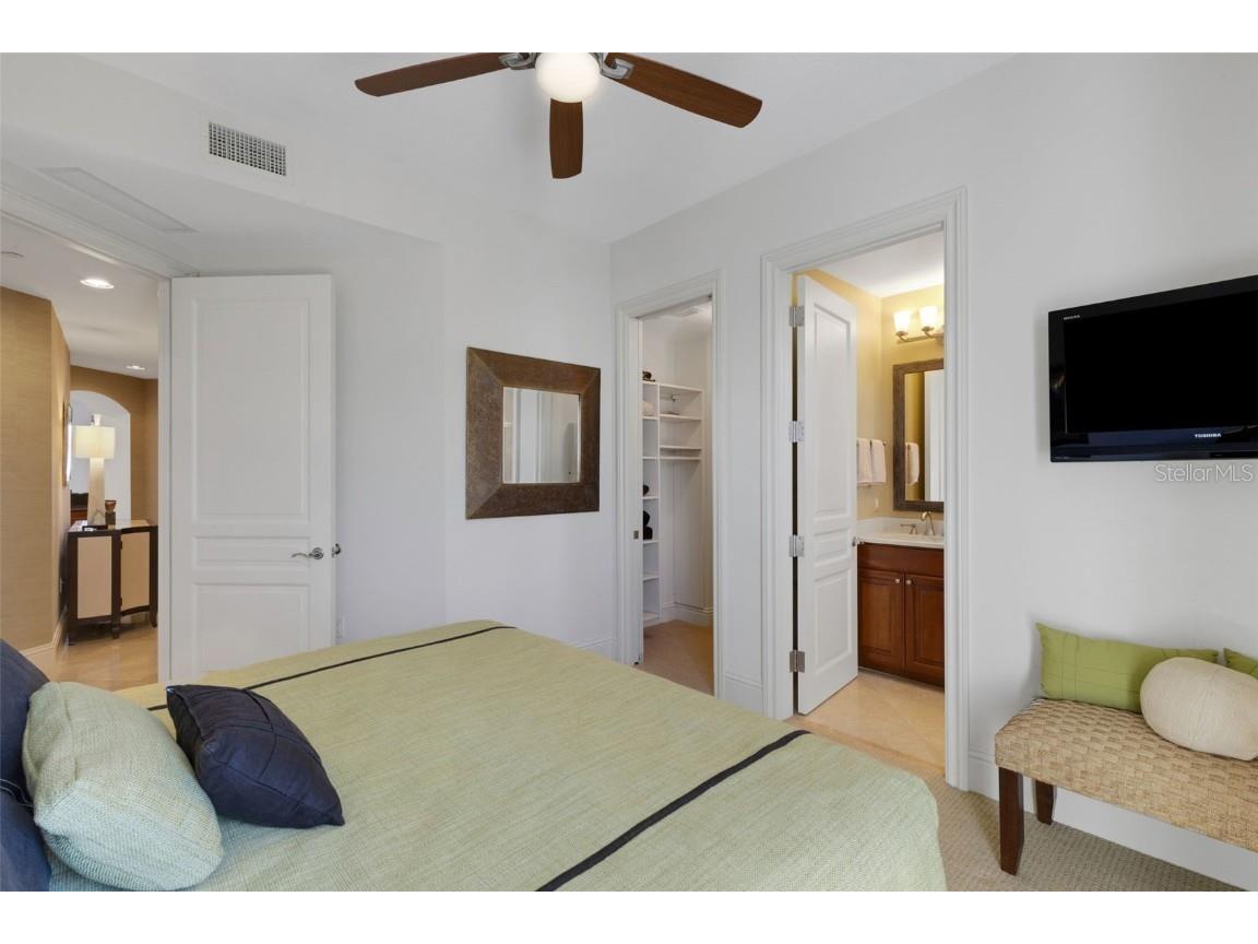 464 Golden Gate Point #403 Sarasota FL 34236 A4666344 image45