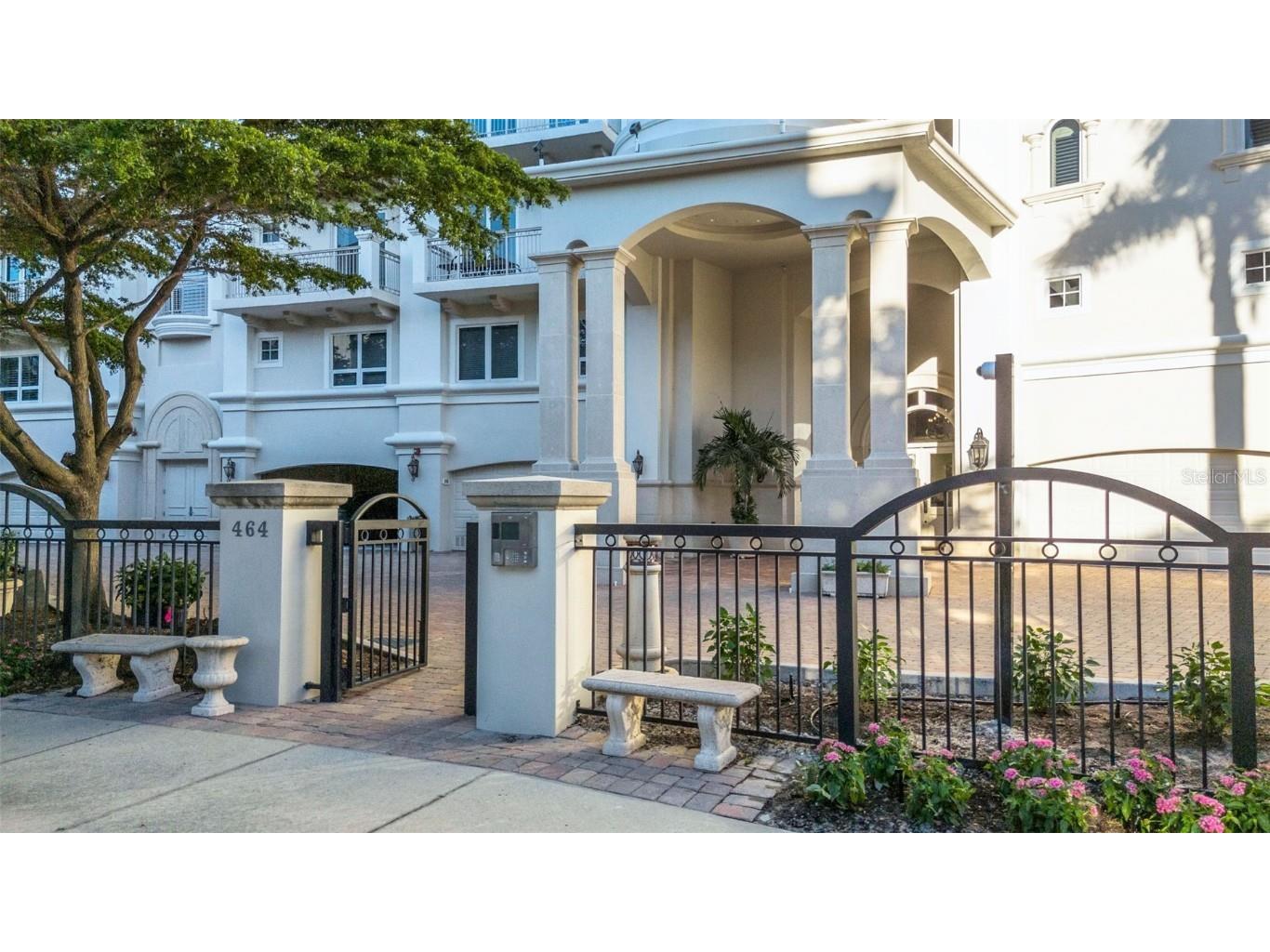 464 Golden Gate Point #403 Sarasota FL 34236 A4666344 image5