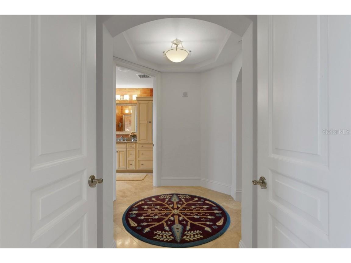 464 Golden Gate Point #403 Sarasota FL 34236 A4666344 image54