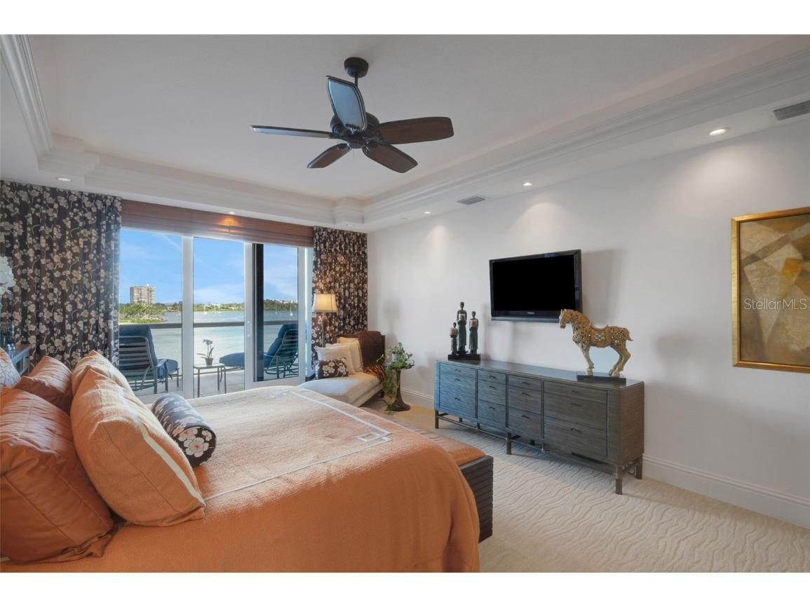 464 Golden Gate Point #403 Sarasota FL 34236 A4666344 image63