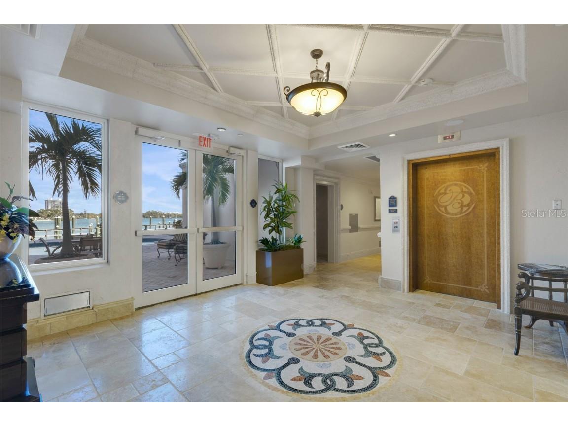 464 Golden Gate Point #403 Sarasota FL 34236 A4666344 image7