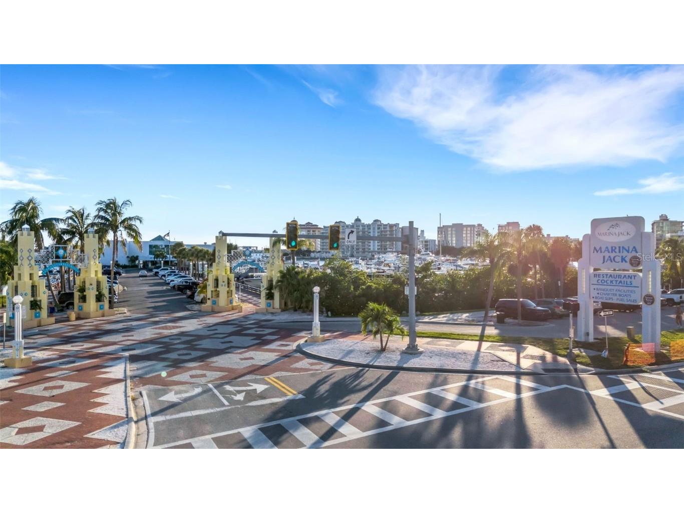 464 Golden Gate Point #403 Sarasota FL 34236 A4666344 image82