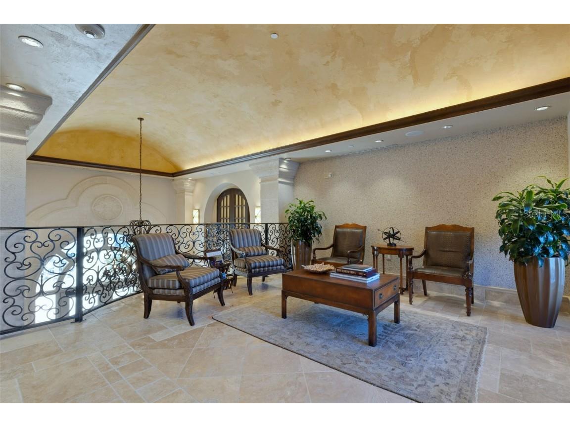 464 Golden Gate Point #403 Sarasota FL 34236 A4666344 image94