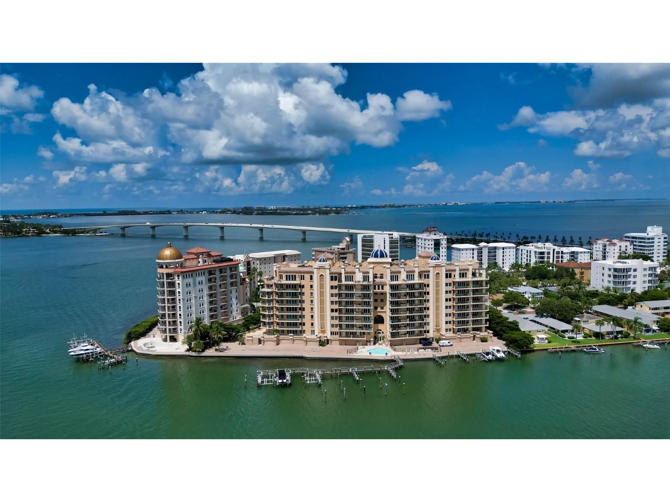 464 Golden Gate Point #702 Sarasota FL 34236 - SARASOTA BAY A4667652 image1