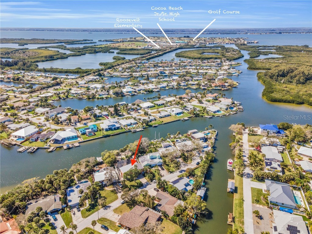 464 Indian Creek Drive Cocoa Beach FL 32931 - CANAL IN THE BANANA RIVER V4935438 image1
