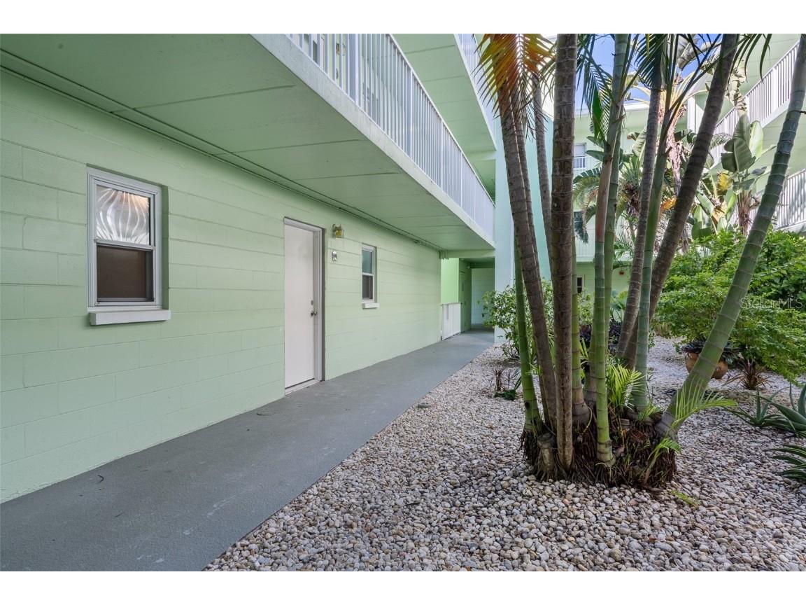 464 N Paula Drive #106 Dunedin FL 34698 TB8403605 image2