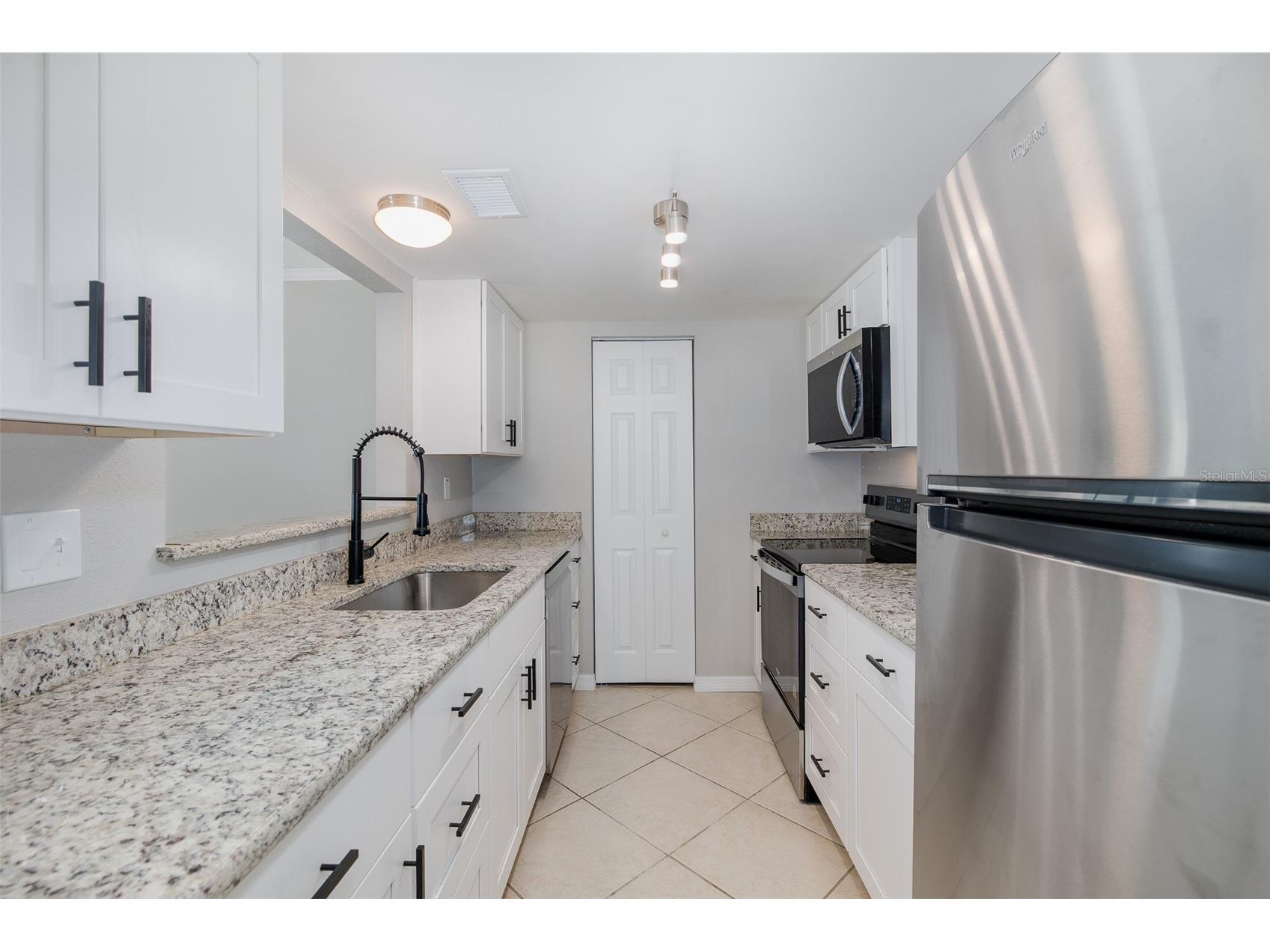 464 N Paula Drive #106 Dunedin FL 34698 W7884585 image2