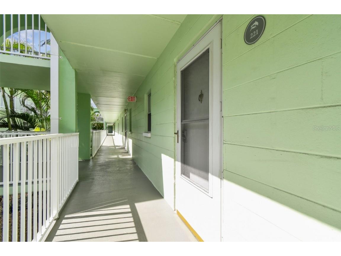 464 N Paula Drive #221 Dunedin FL 34698 TB8443507 image2