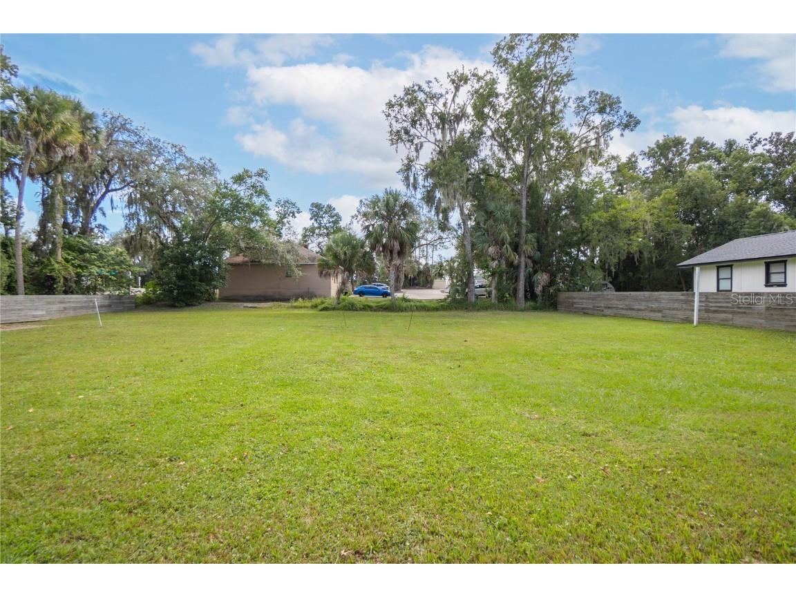 464 NE 2nd Street Crystal River FL 34429 W7857882 image1