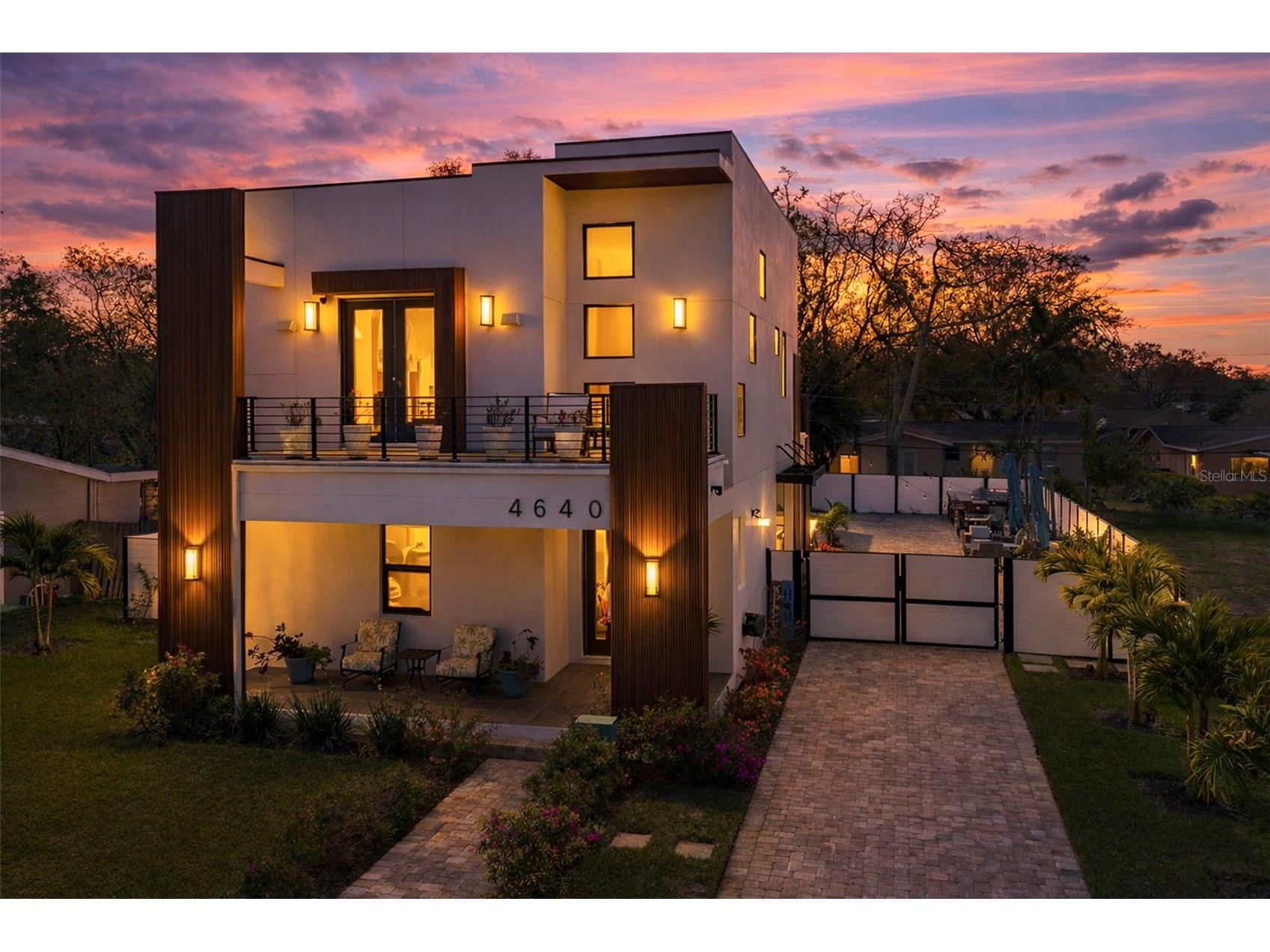 4640 35th Avenue N Saint Petersburg FL 33713 TB8482049 image1