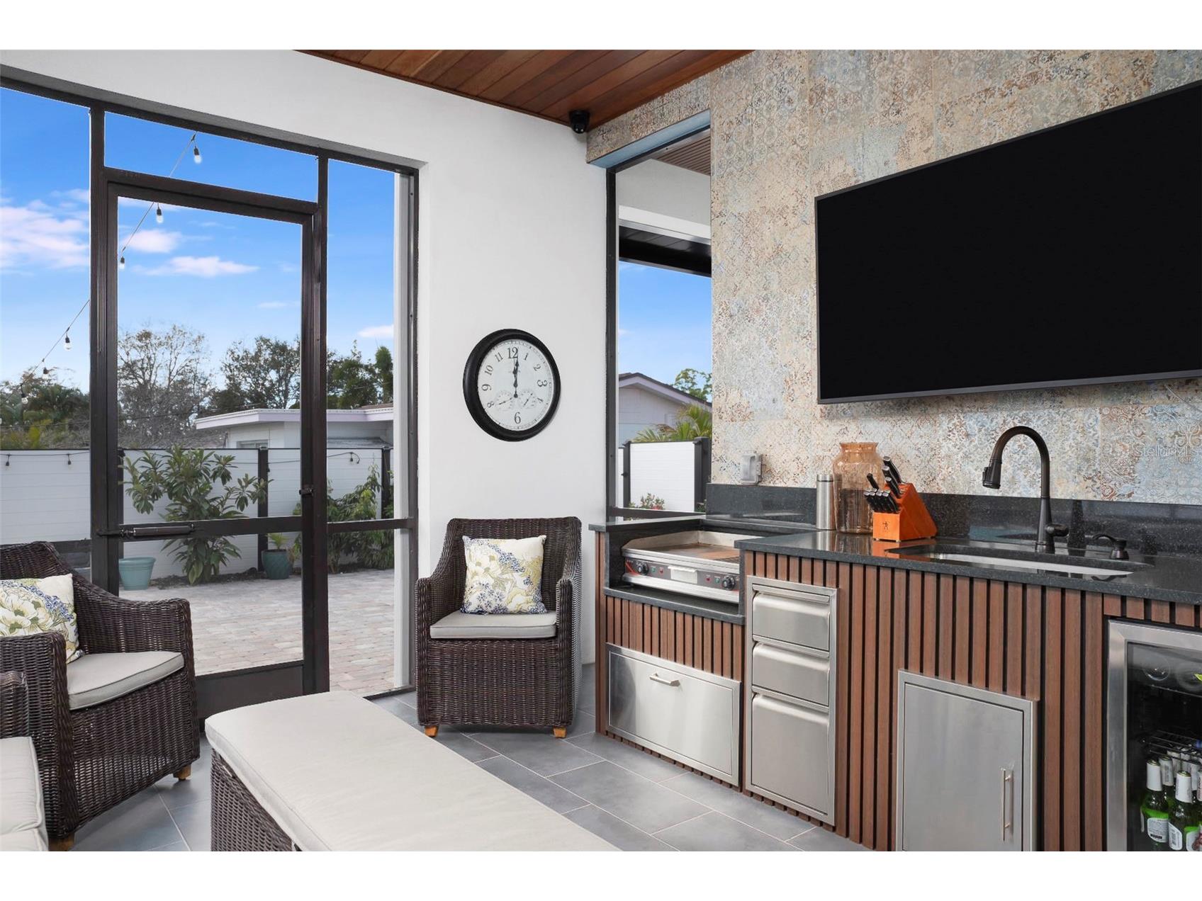 4640 35th Avenue N Saint Petersburg FL 33713 TB8482049 image15