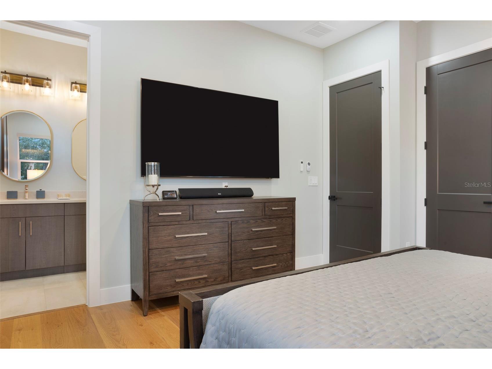 4640 35th Avenue N Saint Petersburg FL 33713 TB8482049 image18