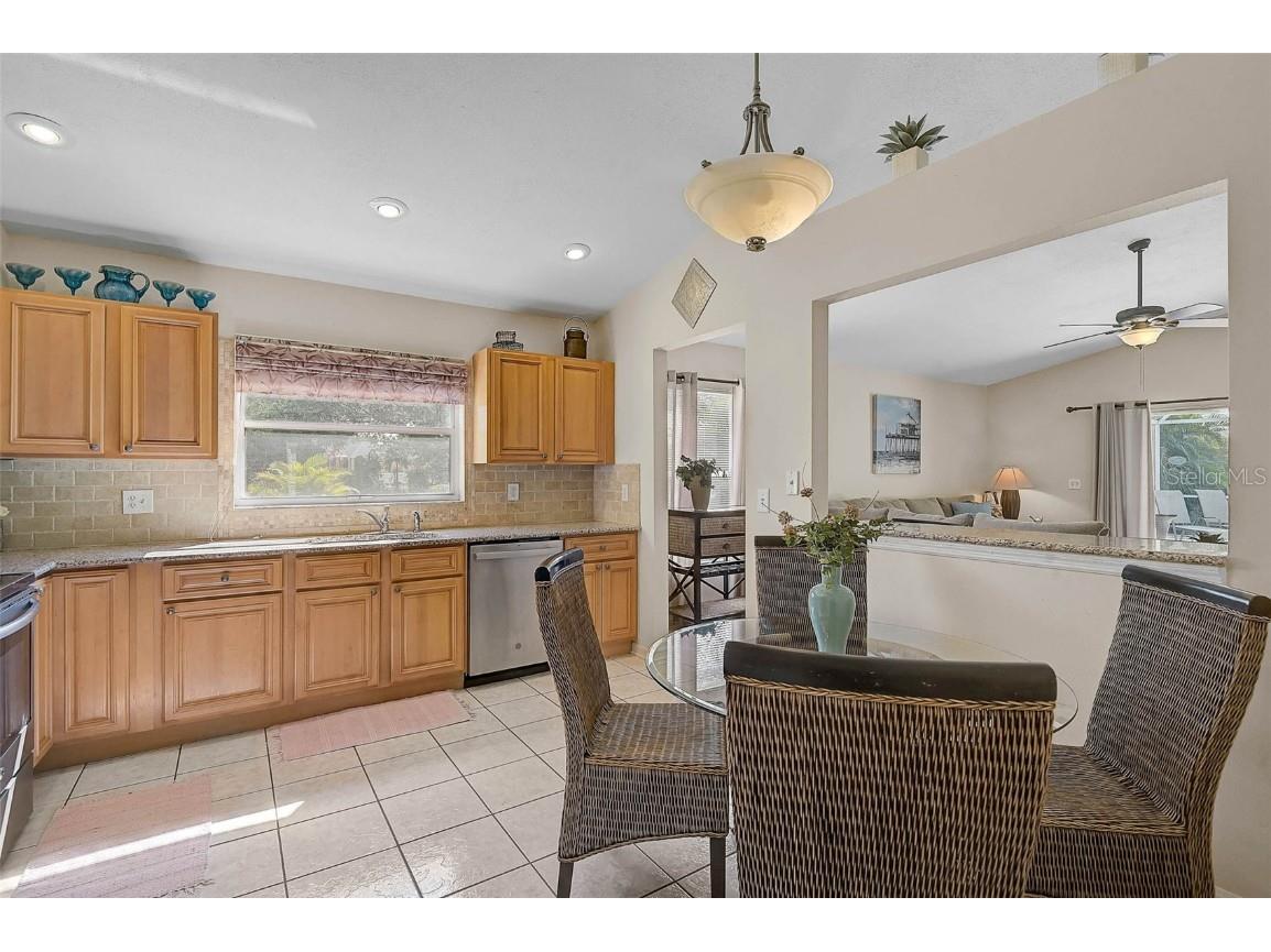 4640 Sanibel Way Bradenton FL 34203 A4670666 image9