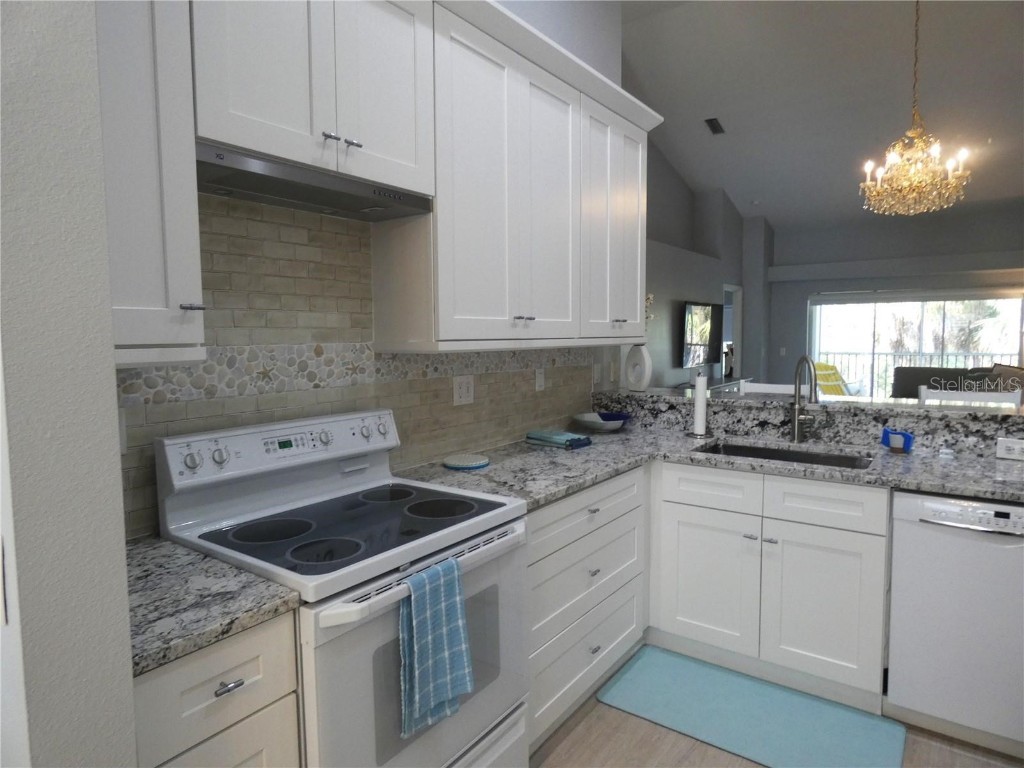 4640 Tower Hill Lane #2325 Sarasota FL 34238 A4666557 image3