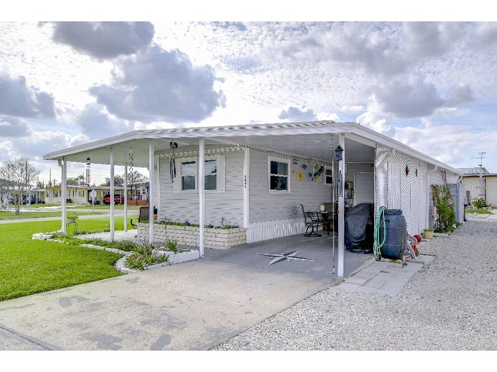 4641 Madison Avenue Zephyrhills FL 33541 TB8352670 image1