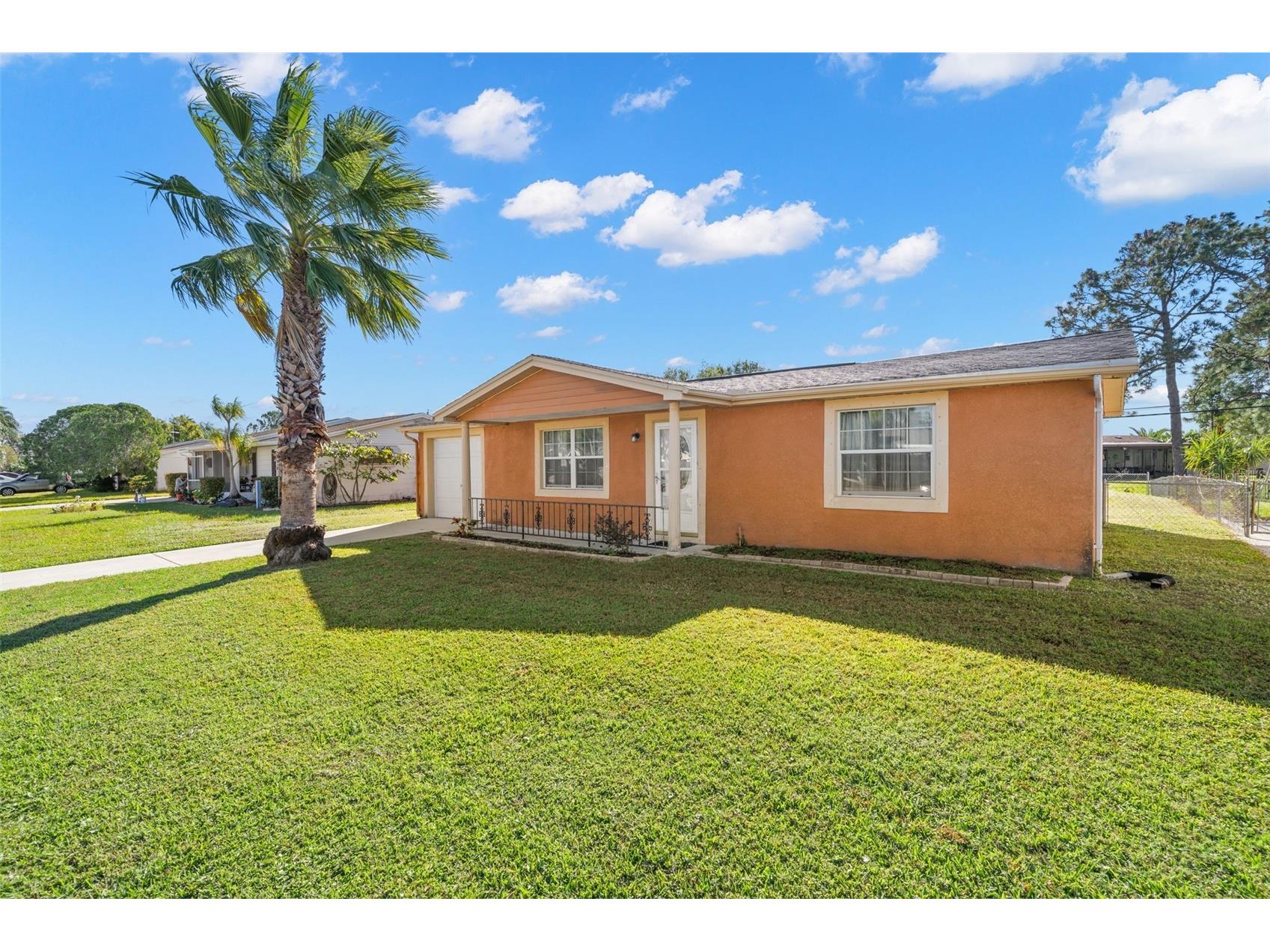 4642 Eastwood Lane Holiday FL 34690 TB8485965 image1