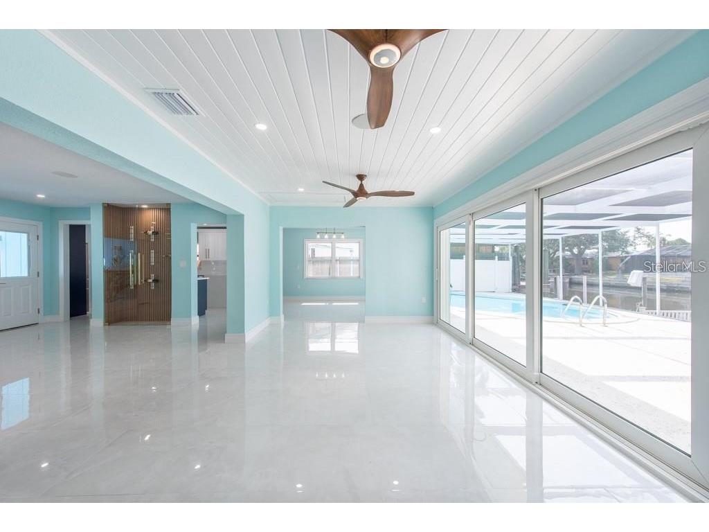 4643 Bay Crest Drive Tampa FL 33615 TB8406165 image12