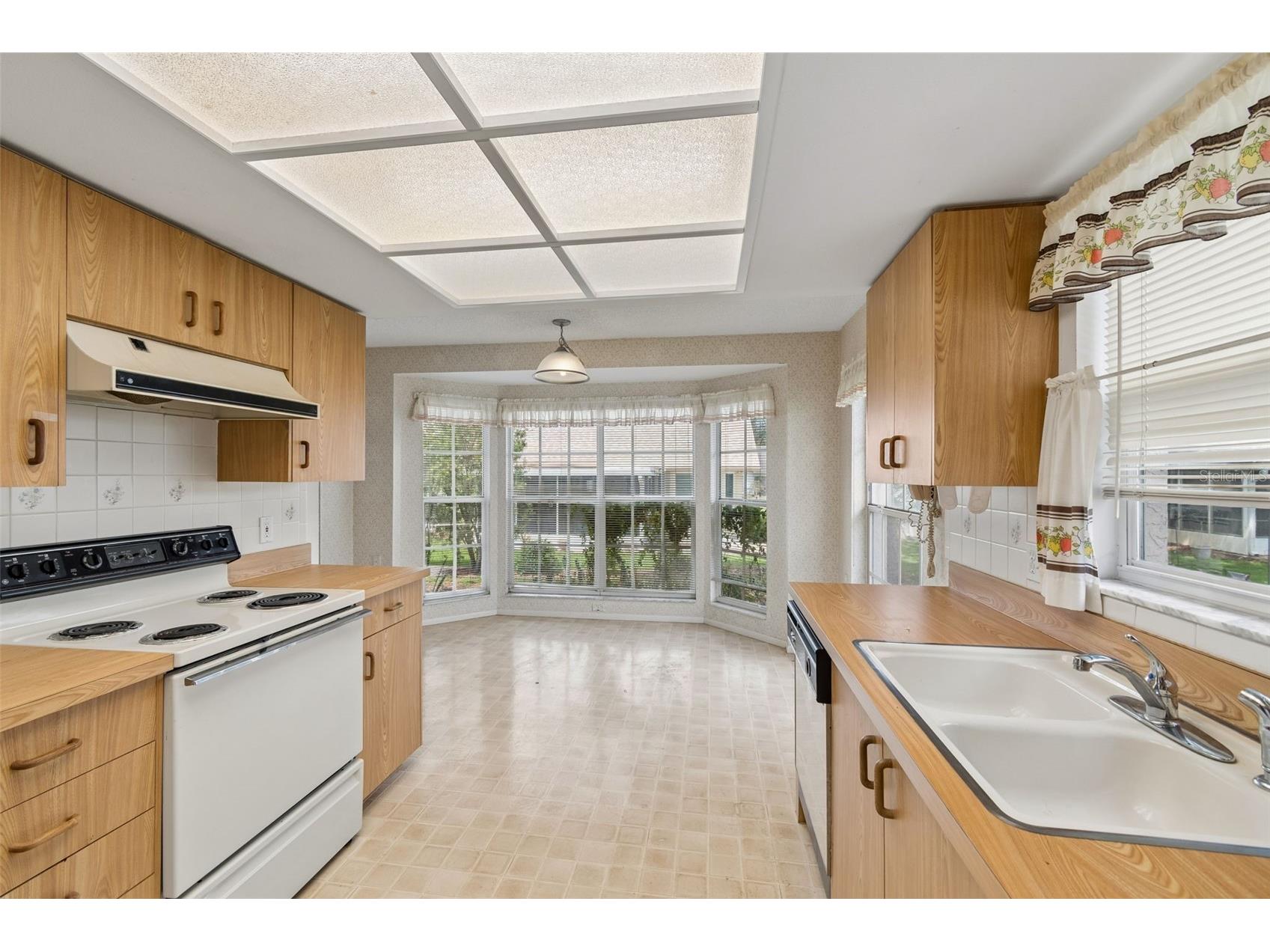 4643 Sandpointe Drive New Port Richey FL 34655 W7885086 image13