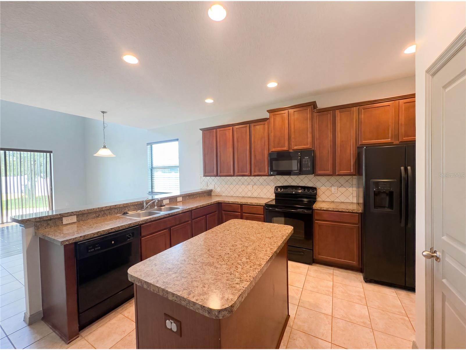 4644 Doral Park Avenue Kissimmee FL 34758 O6401784 image2