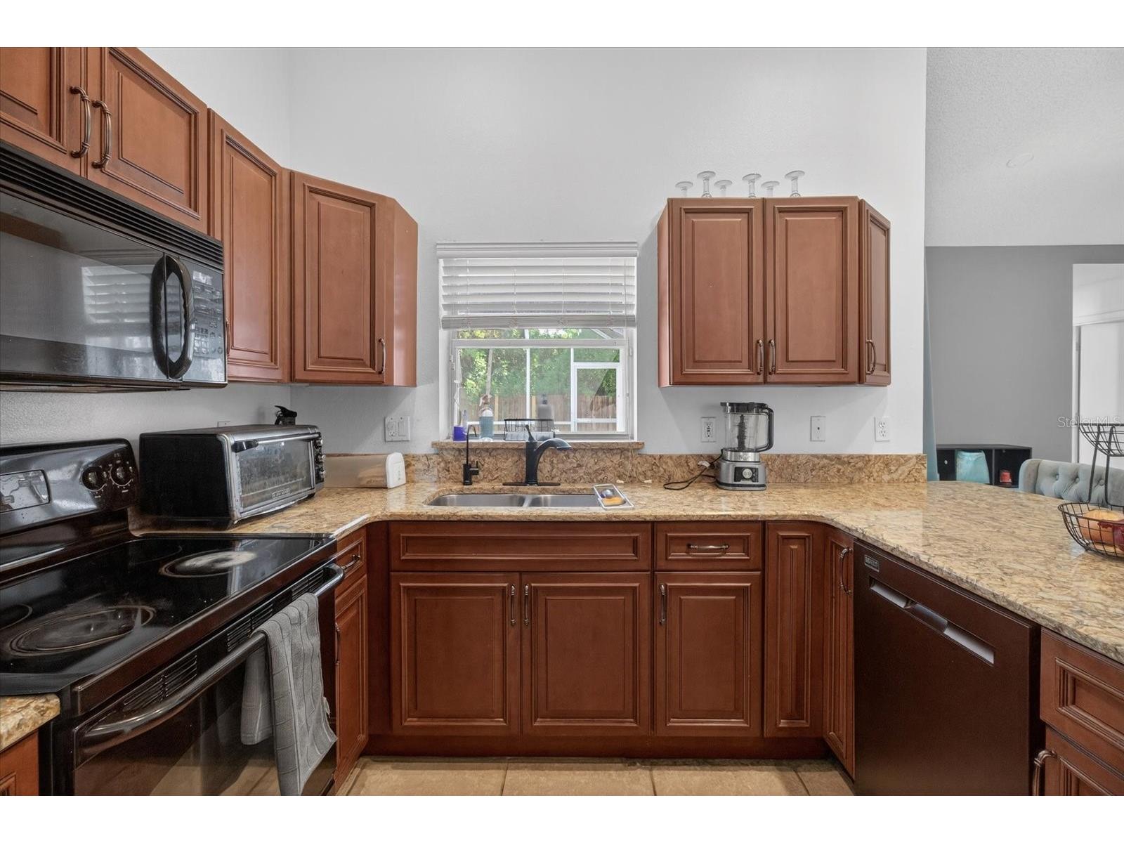 4644 Hamlets Grove Drive Sarasota FL 34235 A4686910 image17
