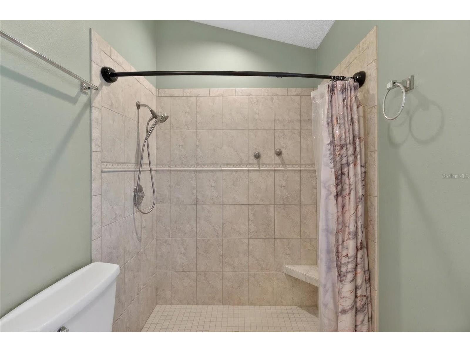 4644 Hamlets Grove Drive Sarasota FL 34235 A4686910 image30