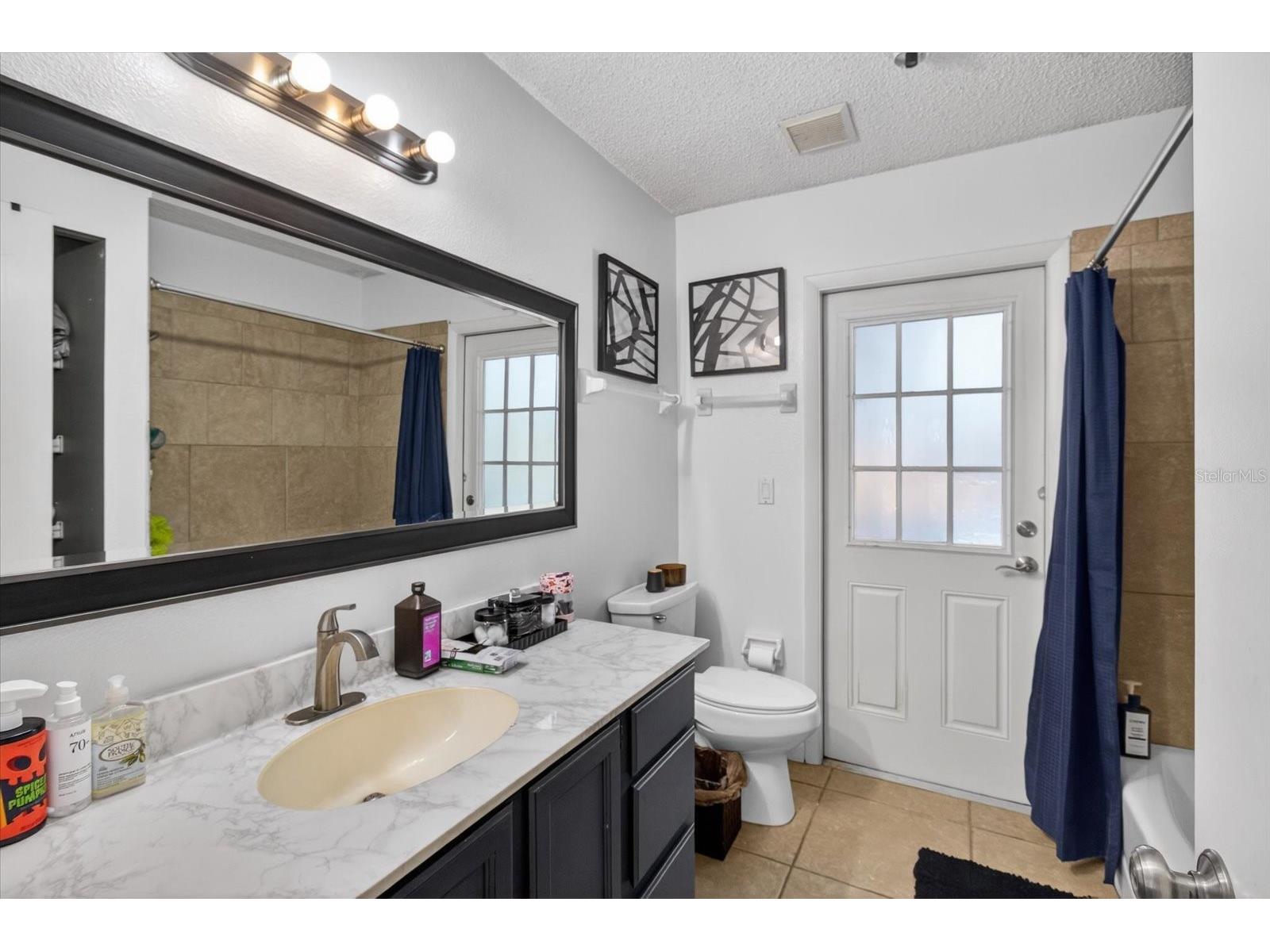 4644 Hamlets Grove Drive Sarasota FL 34235 A4686910 image33