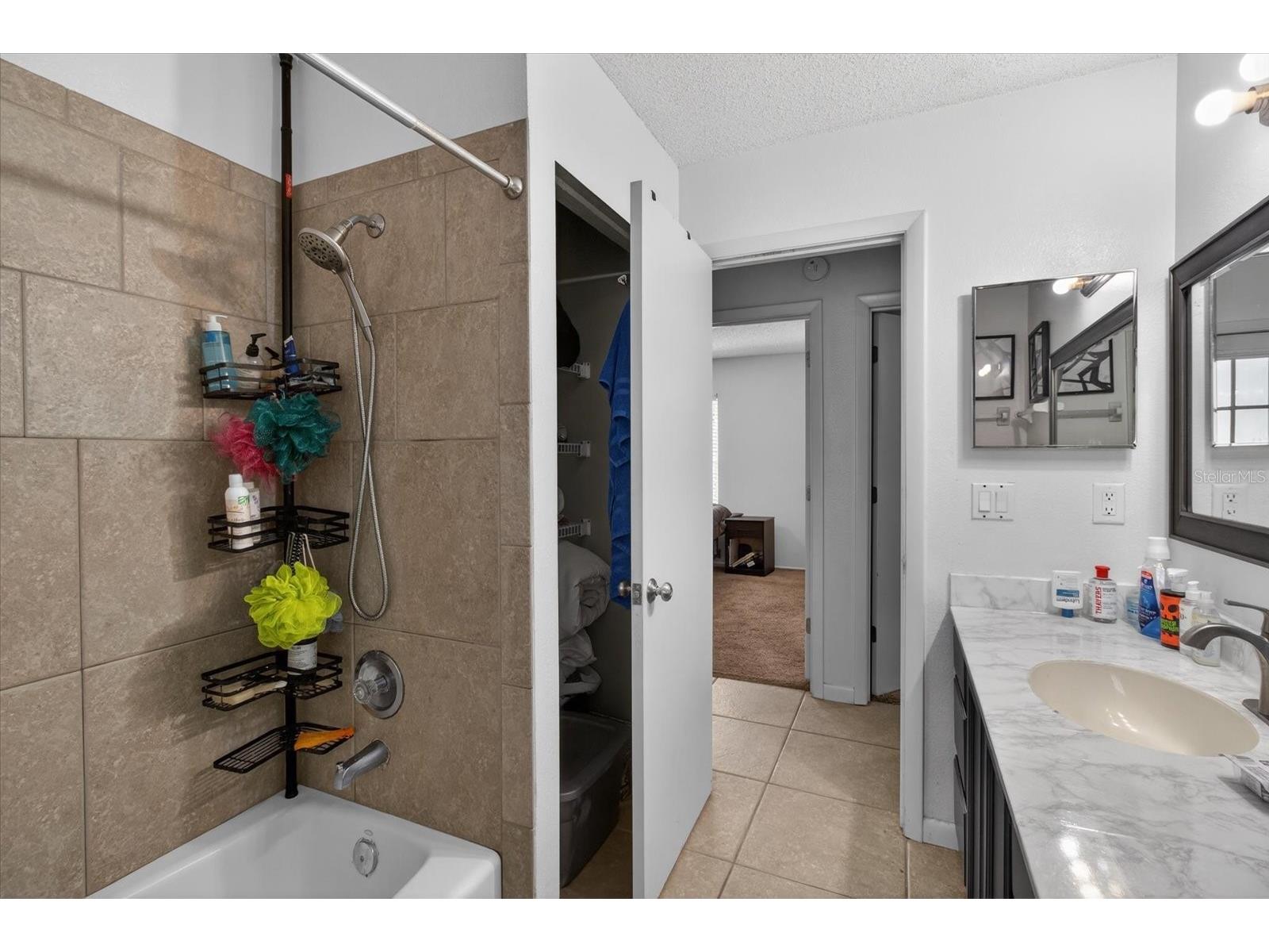 4644 Hamlets Grove Drive Sarasota FL 34235 A4686910 image34