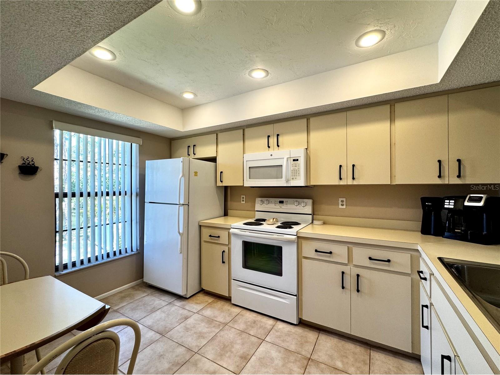 4644 Weybridge #10 Sarasota FL 34235 A4689859 image11