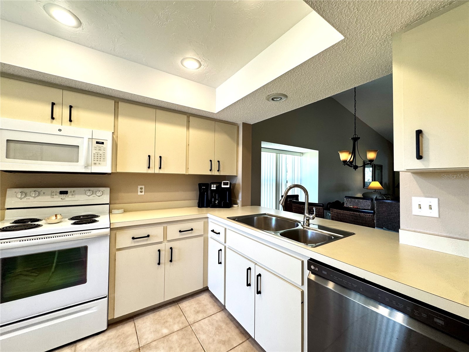 4644 Weybridge #10 Sarasota FL 34235 A4689859 image12