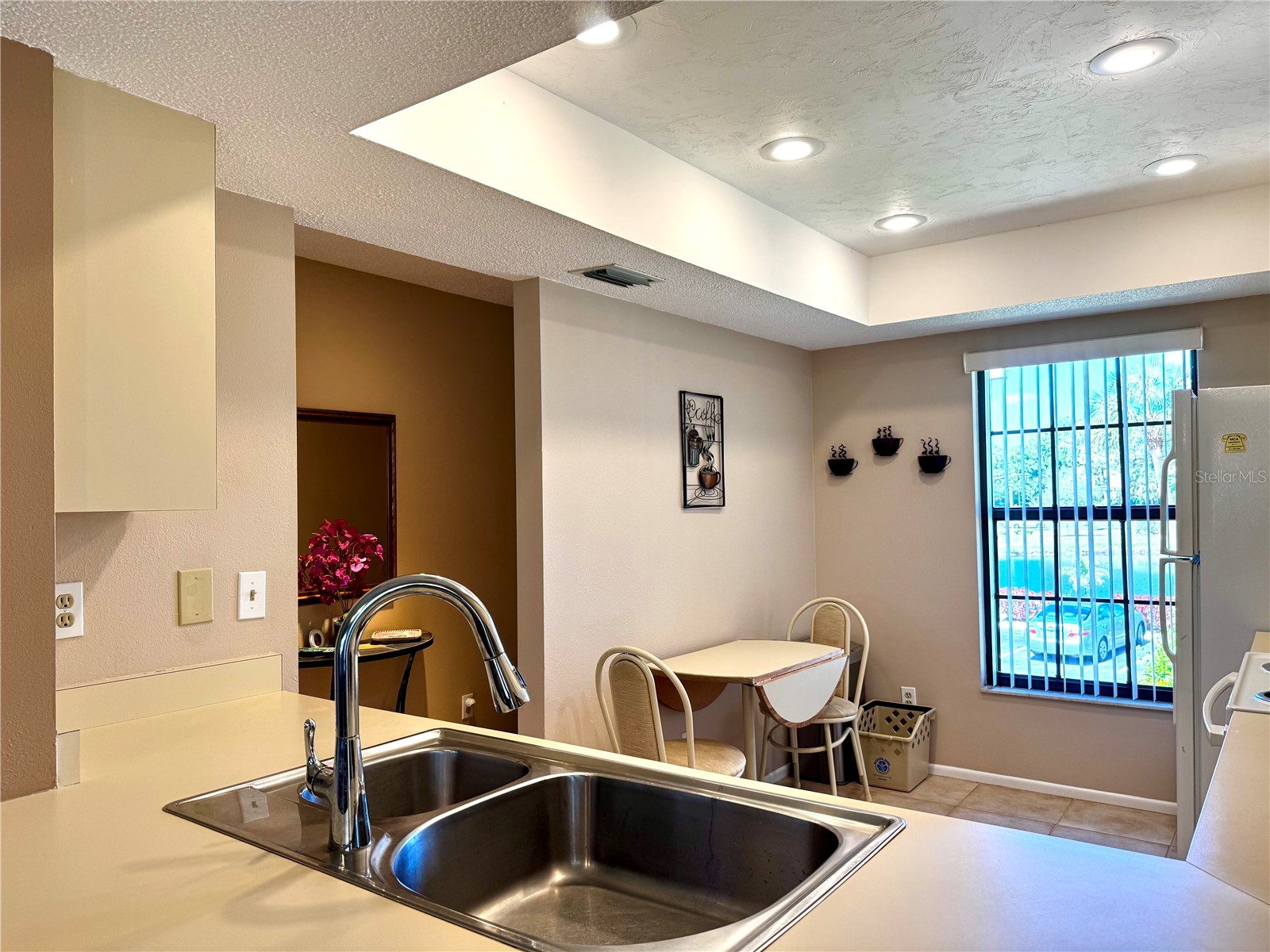 4644 Weybridge #10 Sarasota FL 34235 A4689859 image14