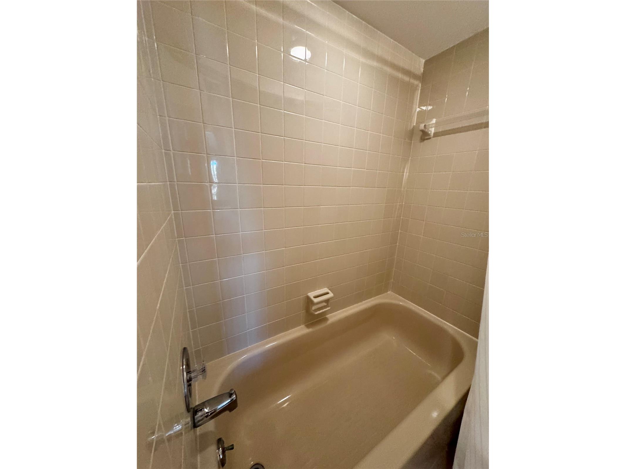 4644 Weybridge #10 Sarasota FL 34235 A4689859 image18