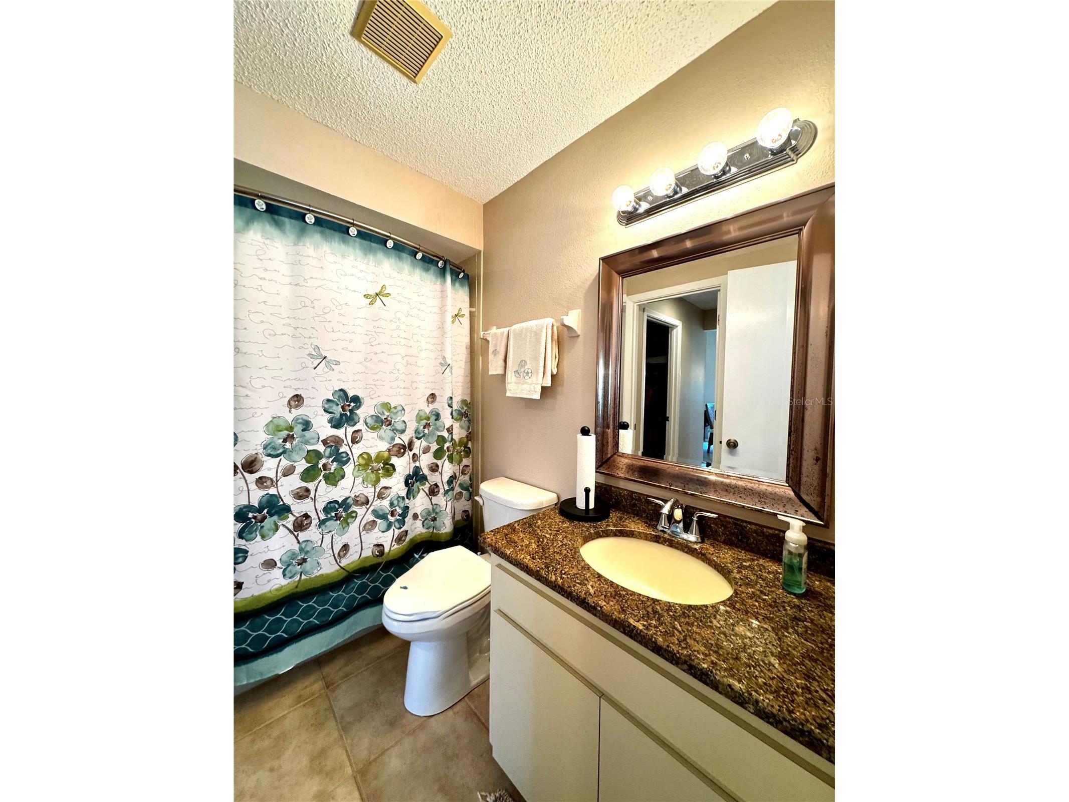 4644 Weybridge #10 Sarasota FL 34235 A4689859 image22