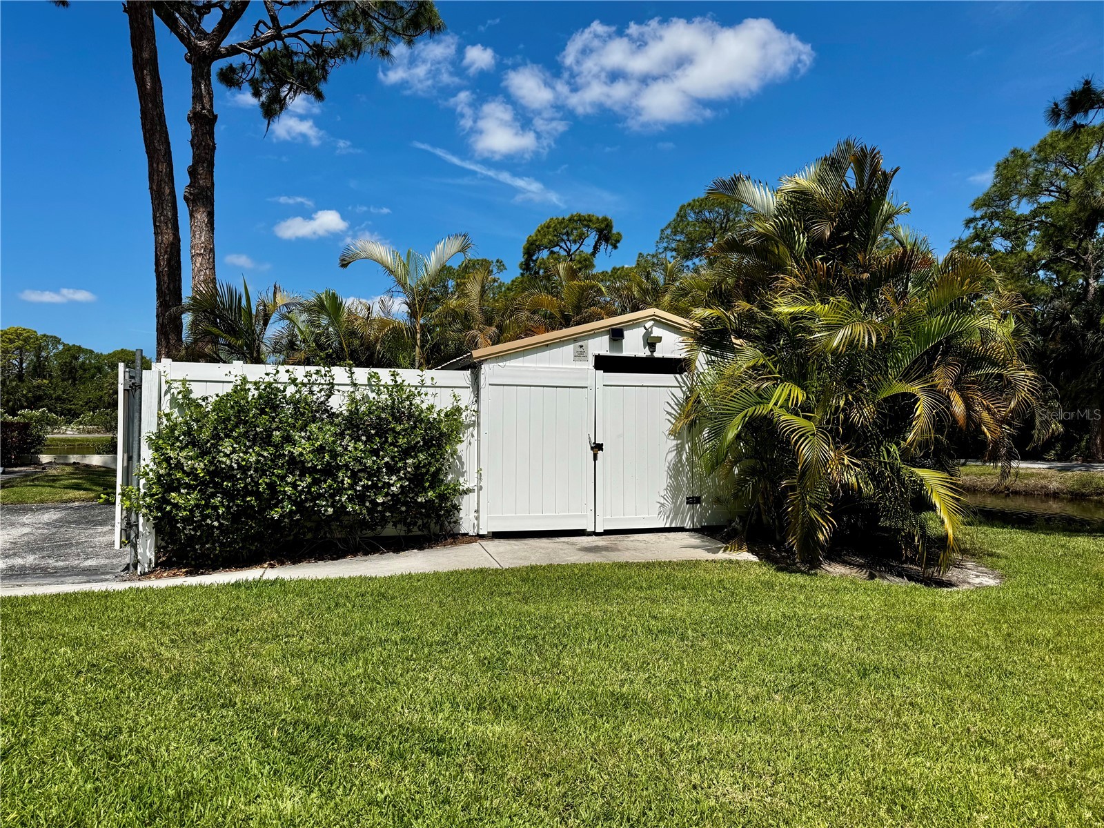 4644 Weybridge #10 Sarasota FL 34235 A4689859 image34