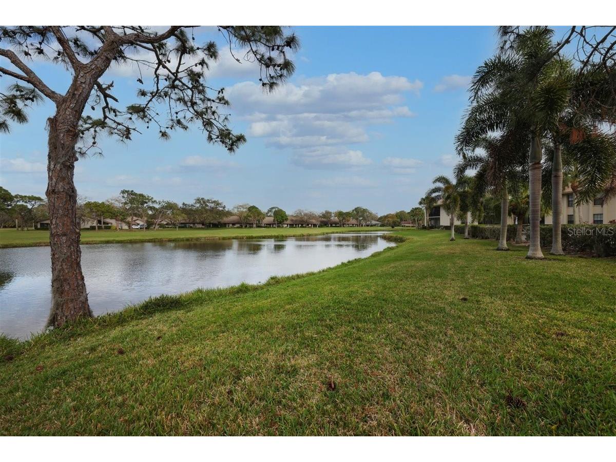 4644 Weybridge #10 Sarasota FL 34235 A4689859 image39