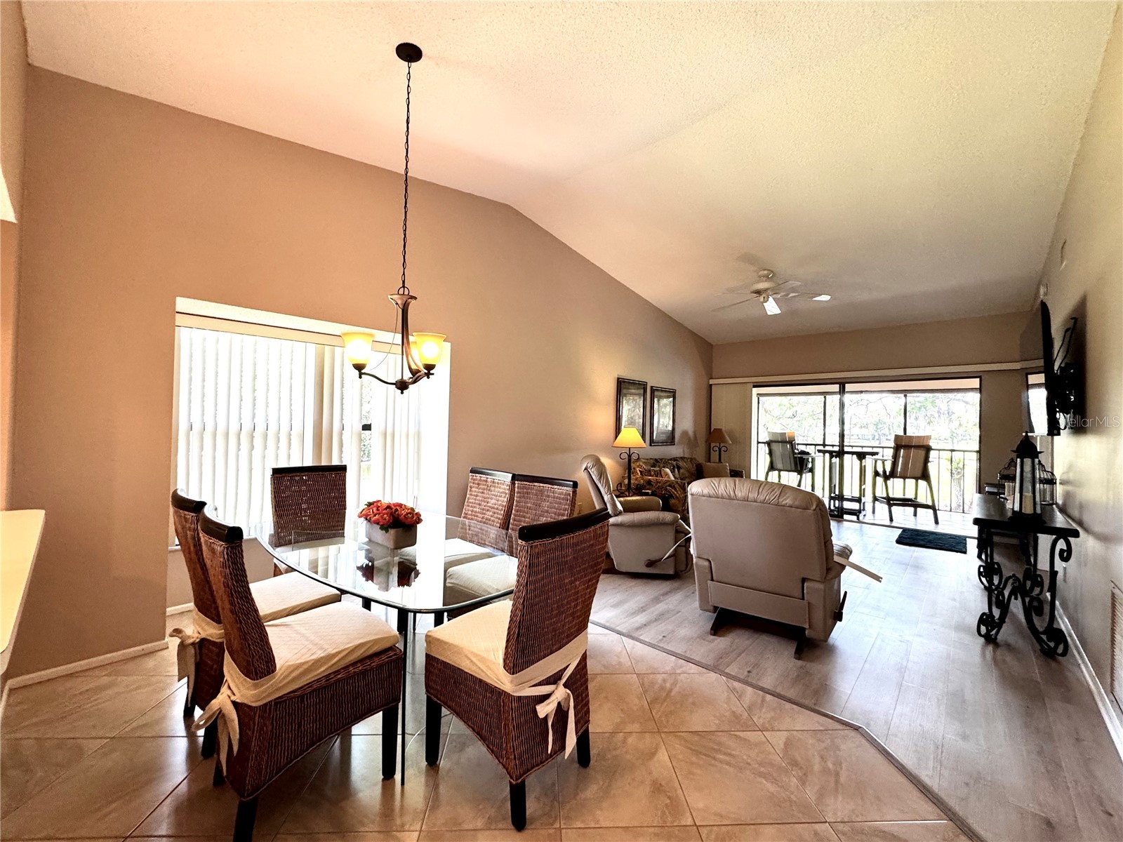 4644 Weybridge #10 Sarasota FL 34235 A4689859 image6