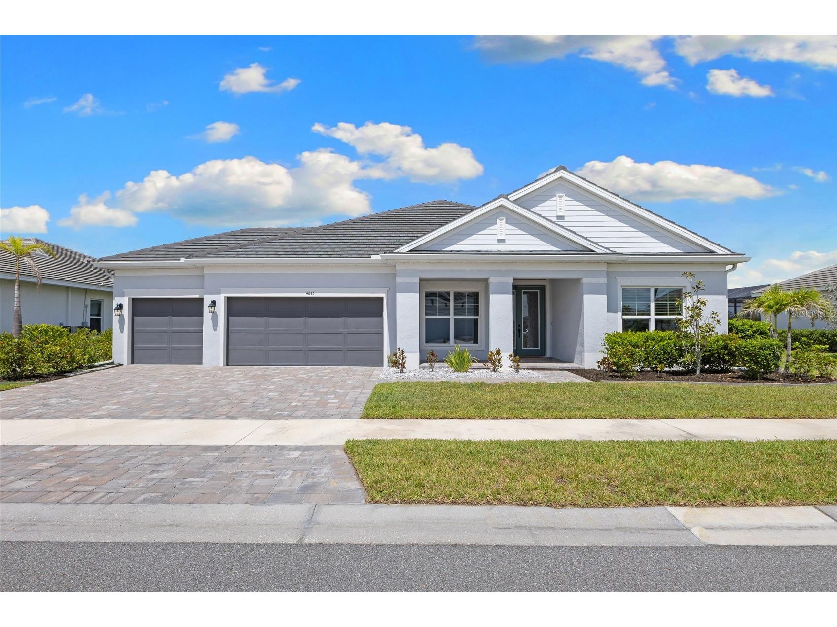 4645 Antrim Drive Sarasota FL 34240 A4694391 image2