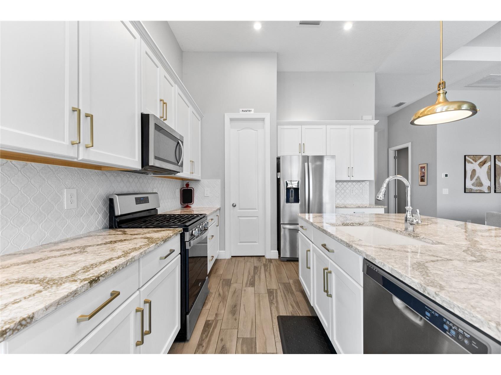 4645 Antrim Drive Sarasota FL 34240 A4694391 image8