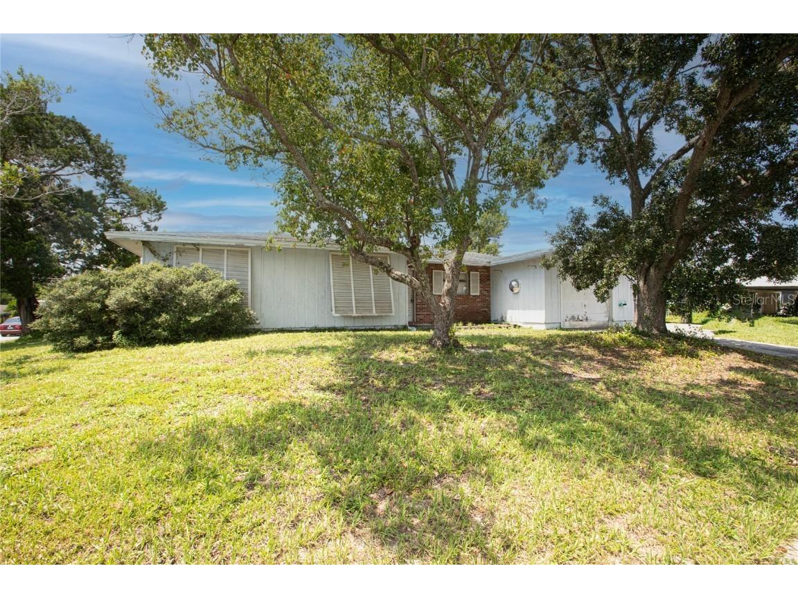 4645 Commodore Avenue Spring Hill FL 34606 W7867392 image1