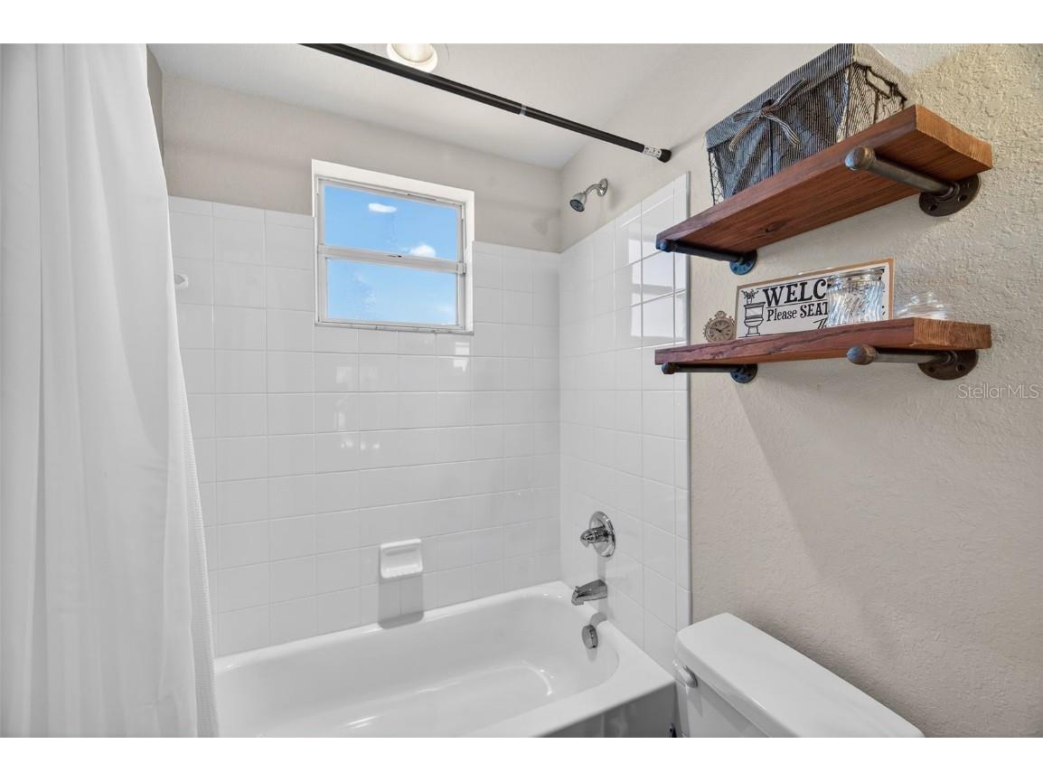 4645 Executive Meadows Drive Plant City FL 33567 TB8451938 image40